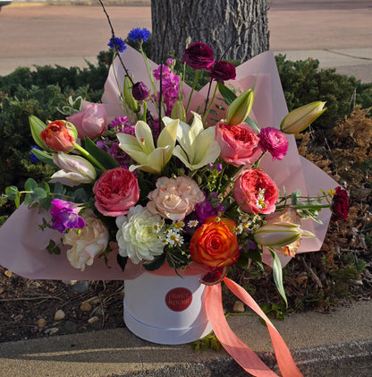 Premium Bespoke Arrangement ✨ Same-day pickup & delivery available